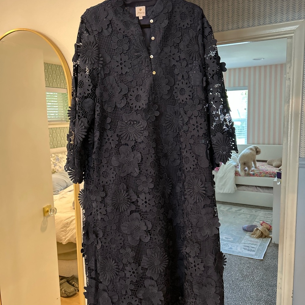 Chic Navy Floral Lace Midi Dress